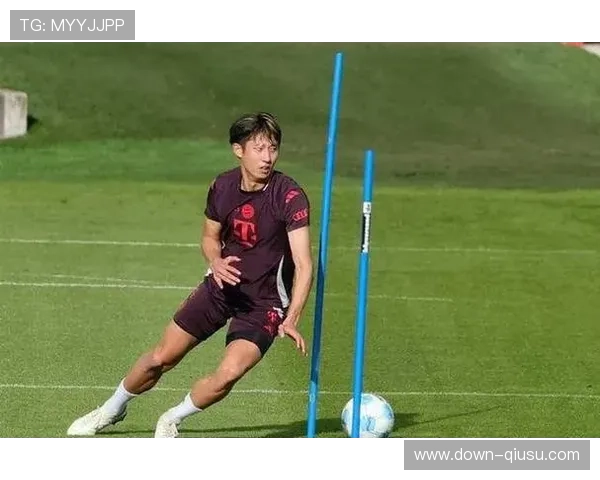 拜仁vs法兰克福比赛中，伊藤洋辉成为首位为拜仁破门的日本球员